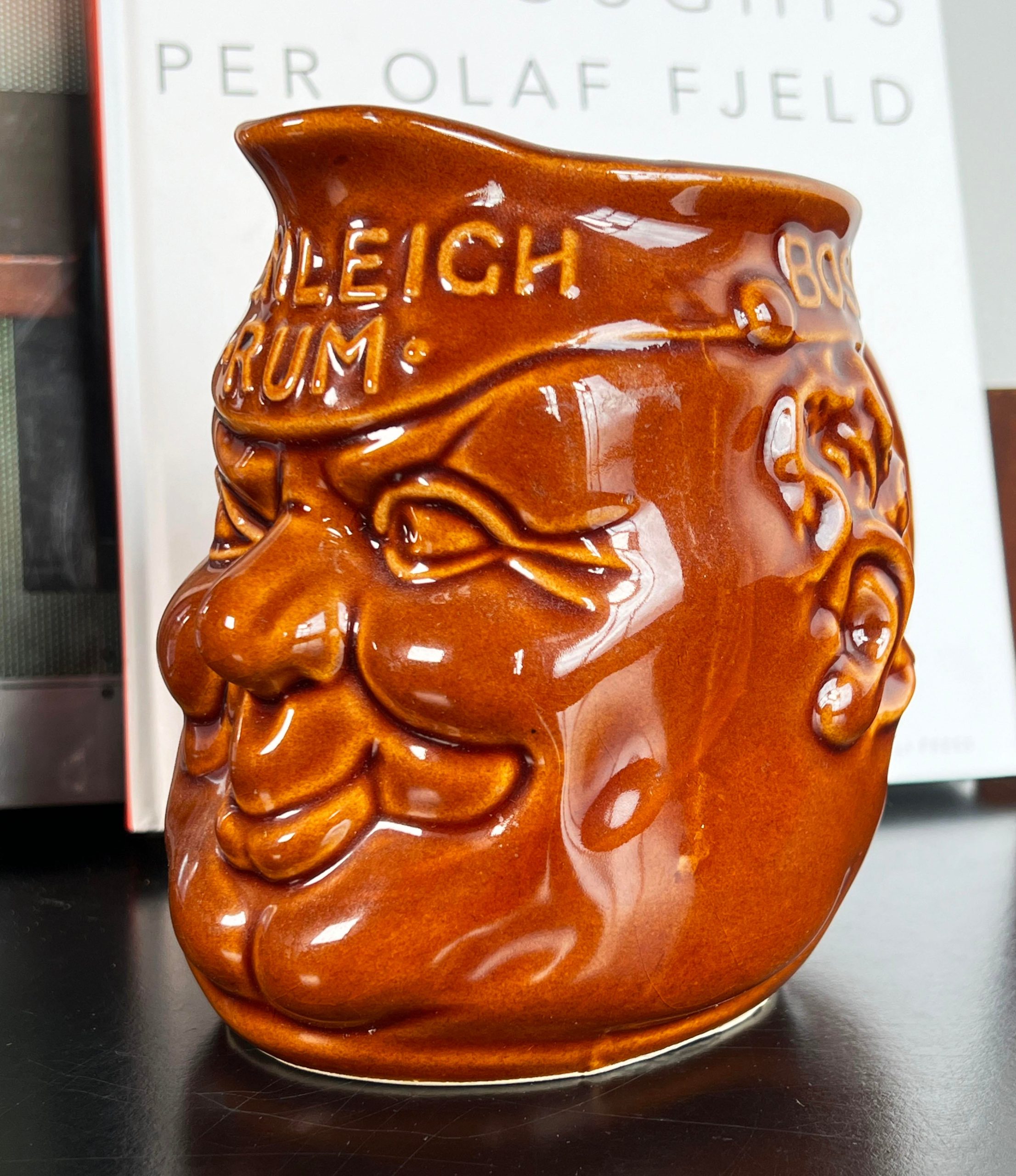 vintage-1950s-beenleigh-rum-ceramic-advertising-pitcher-from-australia-0632 vintage-1950s-beenleigh-rum-ceramic-advertising-pitcher-from-australia-0632