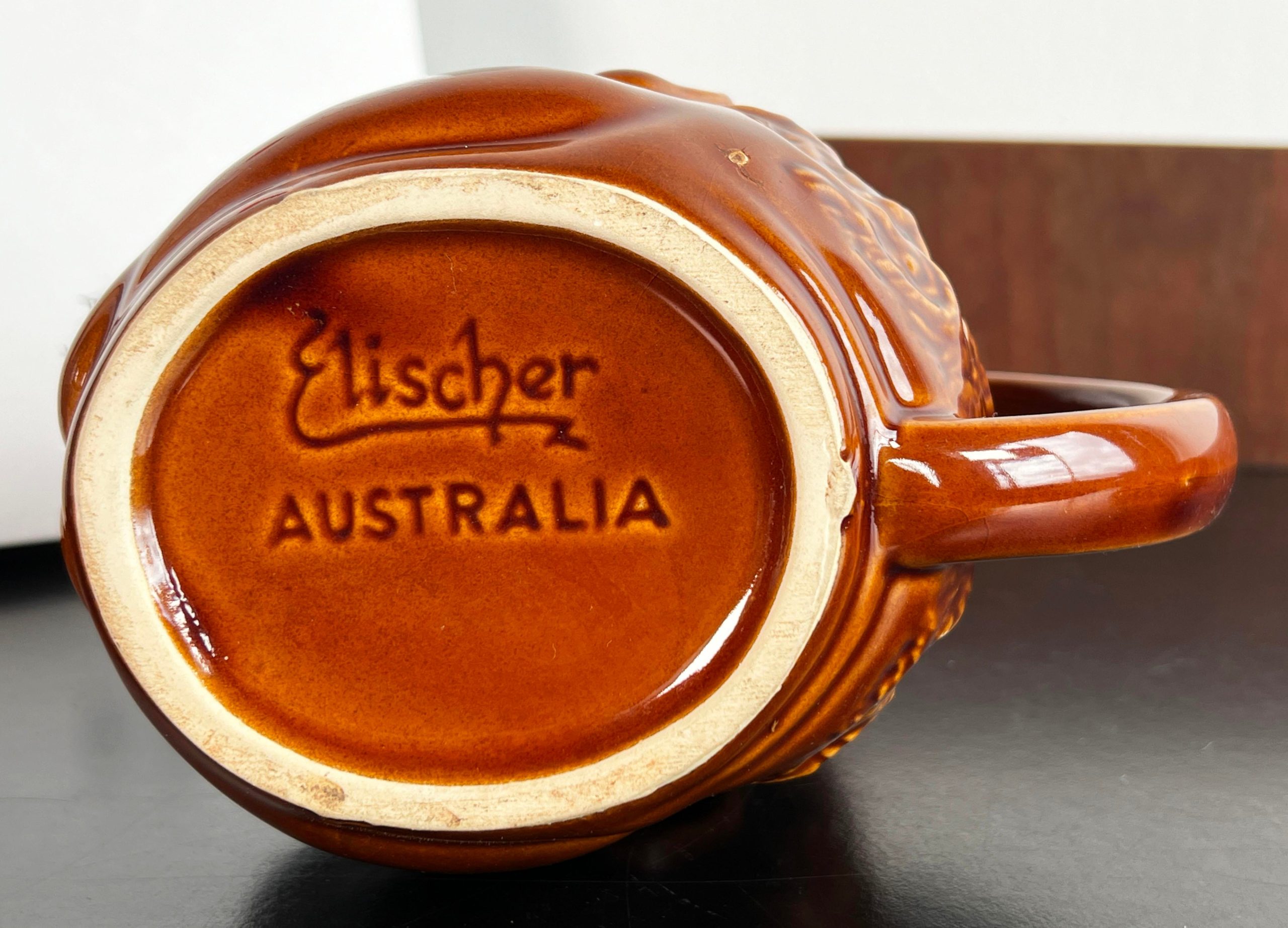 vintage-1950s-beenleigh-rum-ceramic-advertising-pitcher-from-australia-4182 vintage-1950s-beenleigh-rum-ceramic-advertising-pitcher-from-australia-4182