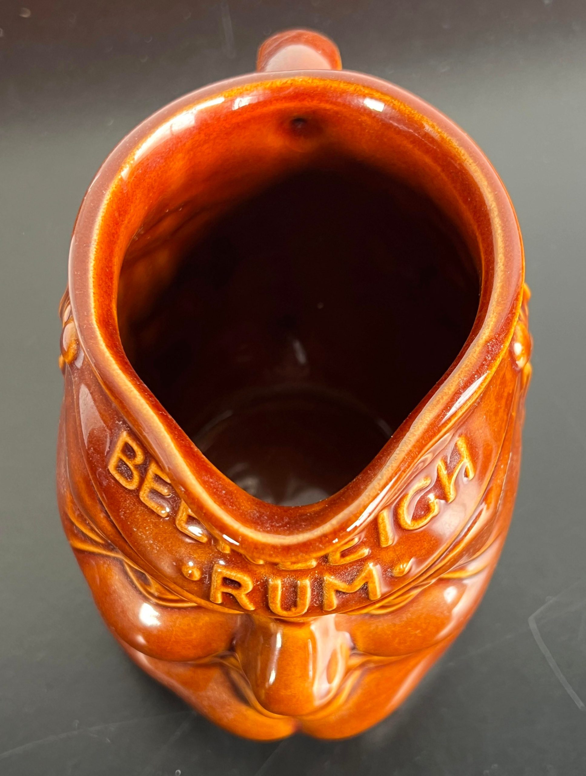 vintage-1950s-beenleigh-rum-ceramic-advertising-pitcher-from-australia-9493 vintage-1950s-beenleigh-rum-ceramic-advertising-pitcher-from-australia-9493
